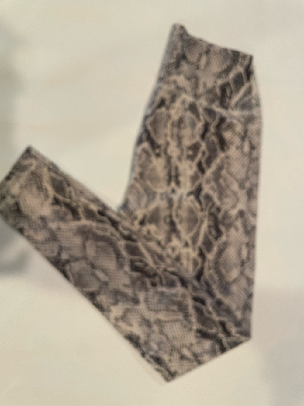 ALO Yoga Snake-Print Leggings in Gray and Black